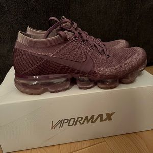 Women’s Nike Air Vapormax Flyknit Size 10